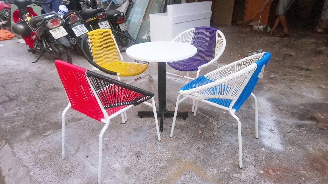 BÀN GHẾ NHỰA GIẢ MÂY 21