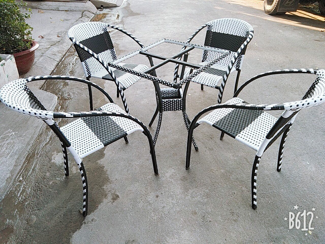 BÀN GHẾ NHỰA GIẢ MÂY 19