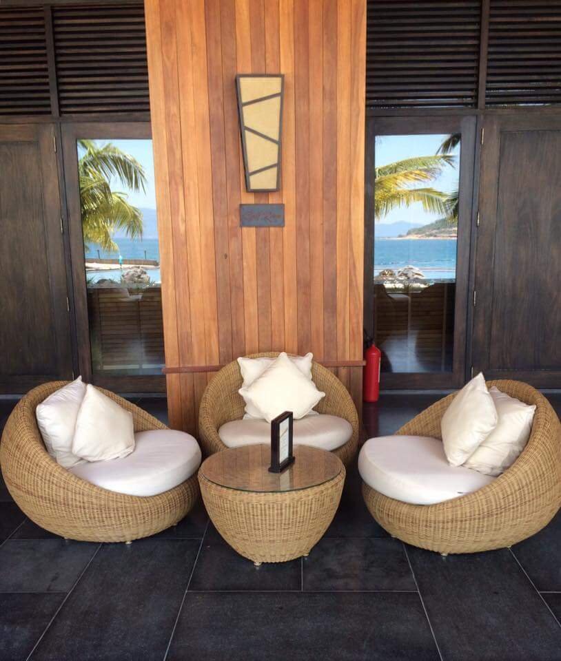 BÀN GHẾ NHỰA GIẢ MÂY 20