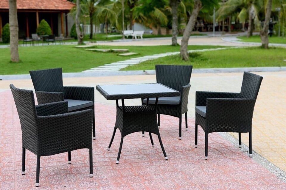 BÀN GHẾ NHỰA GIẢ MÂY 07