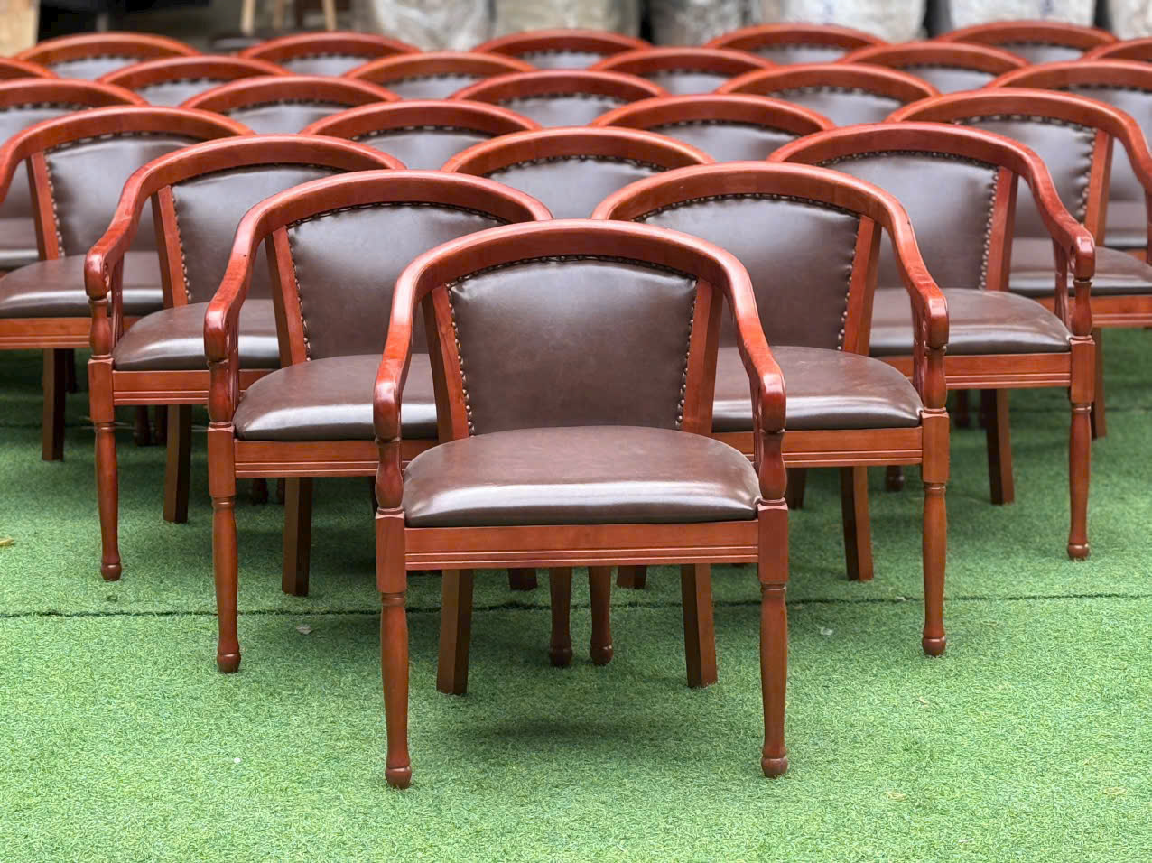 ghế gỗ khách sạn