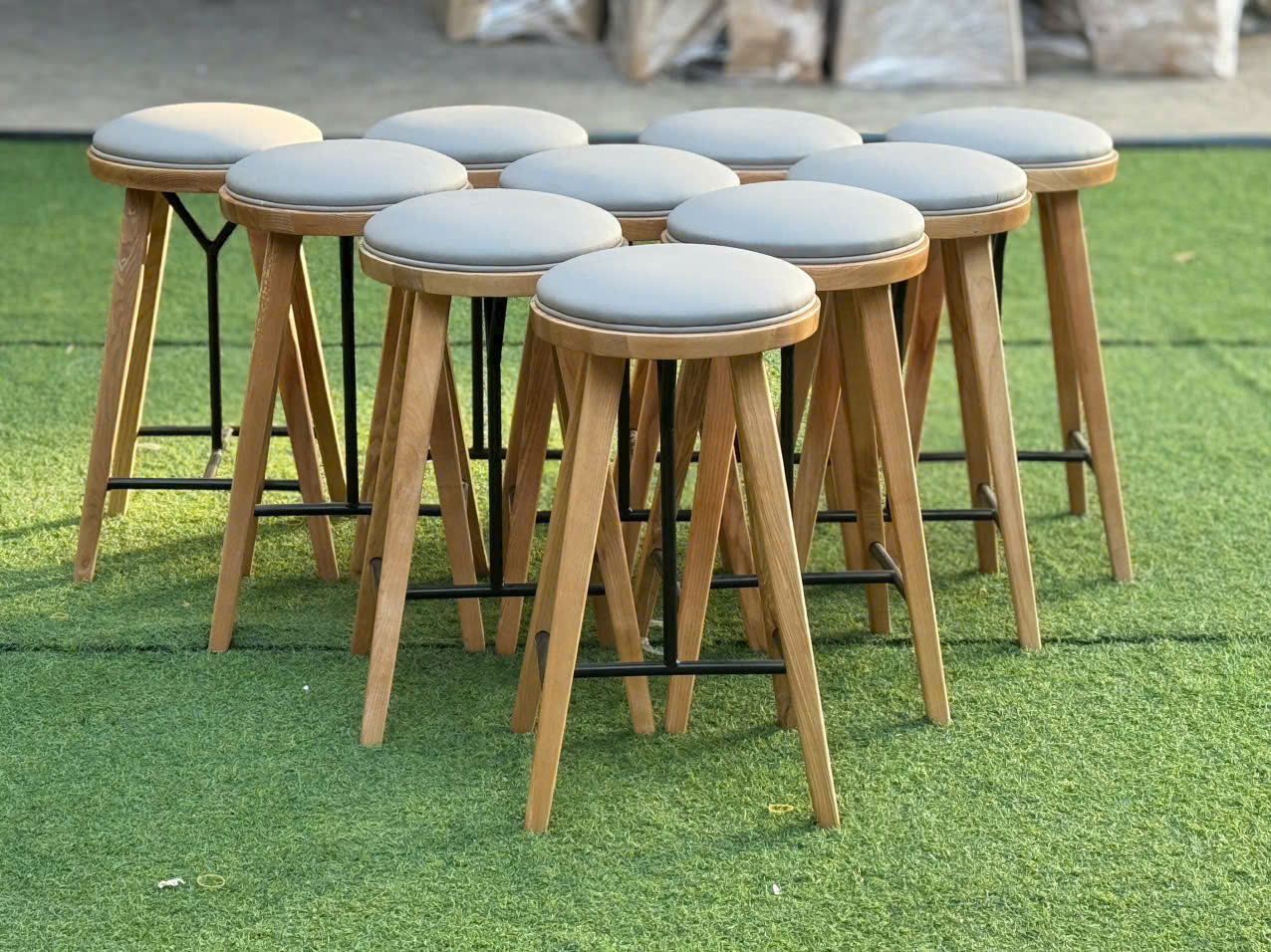 ghế quầy bar gỗ nệm