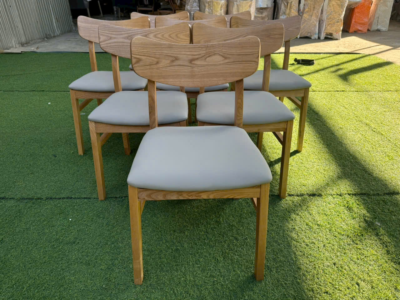 ghế gỗ nhà hàng cao cấp