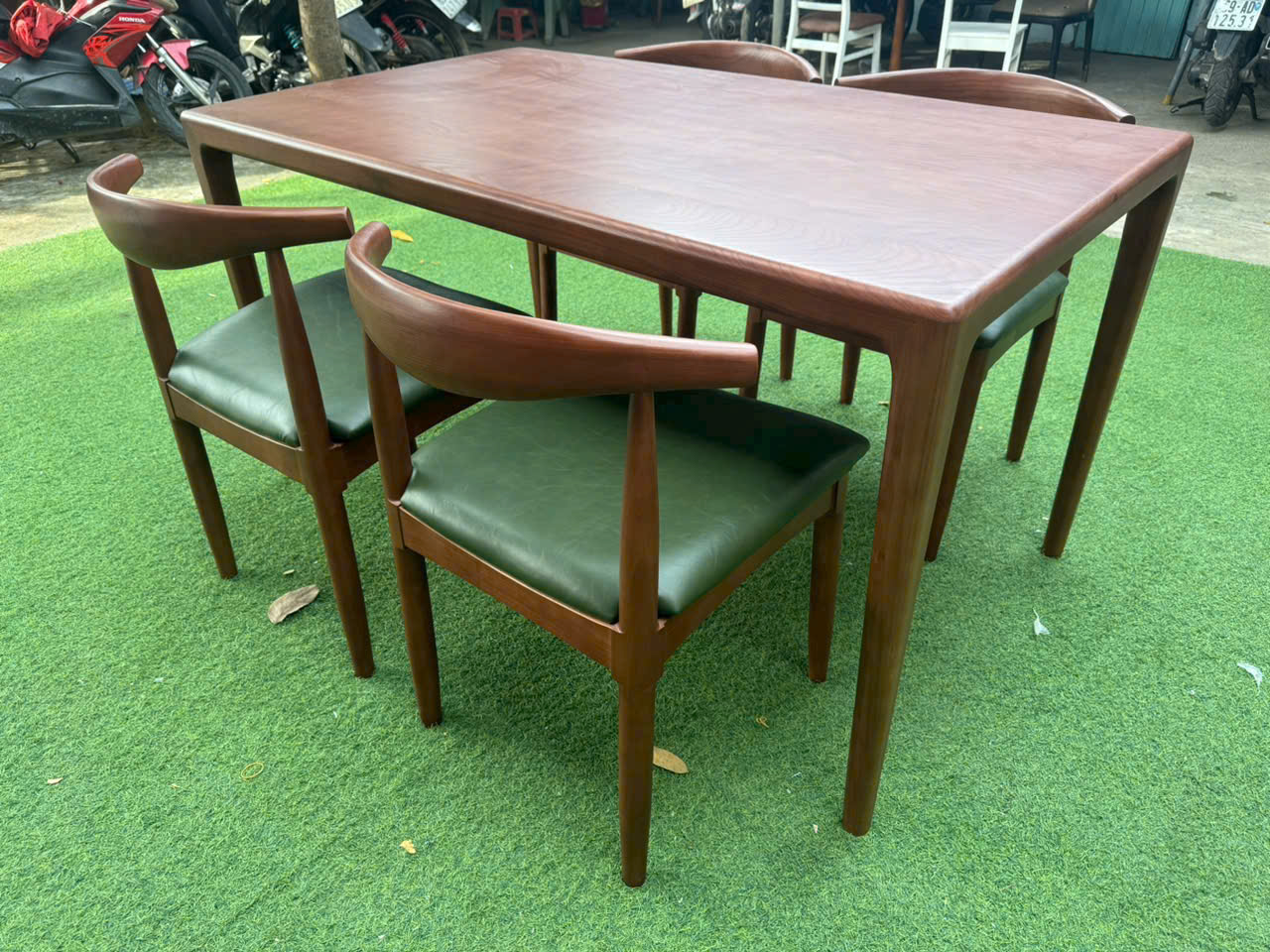 bàn ghế phòng ăn gia đình