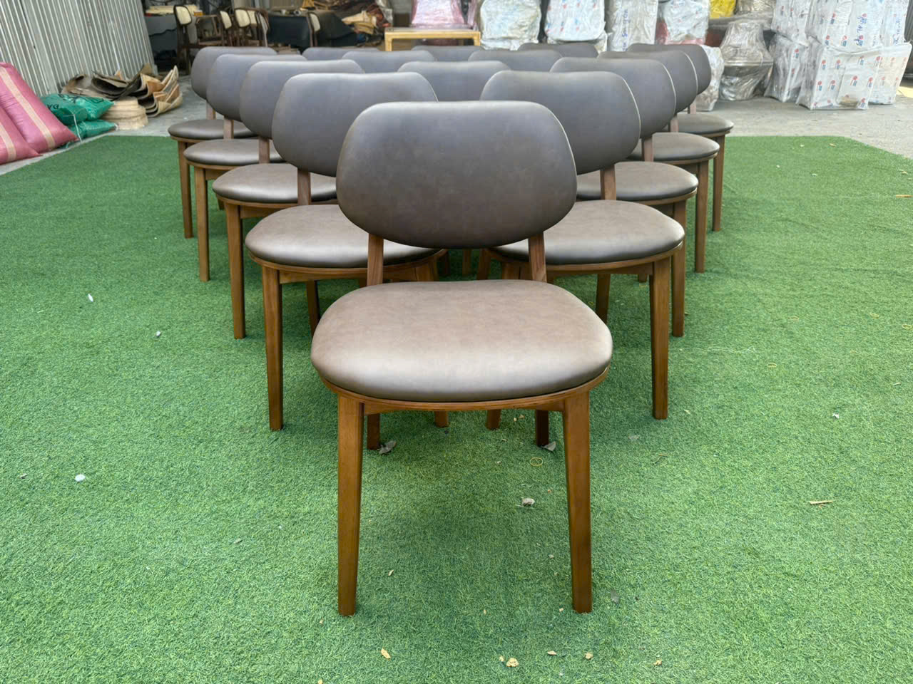 Ghế Cafe Gỗ PLC Bọc Đệm