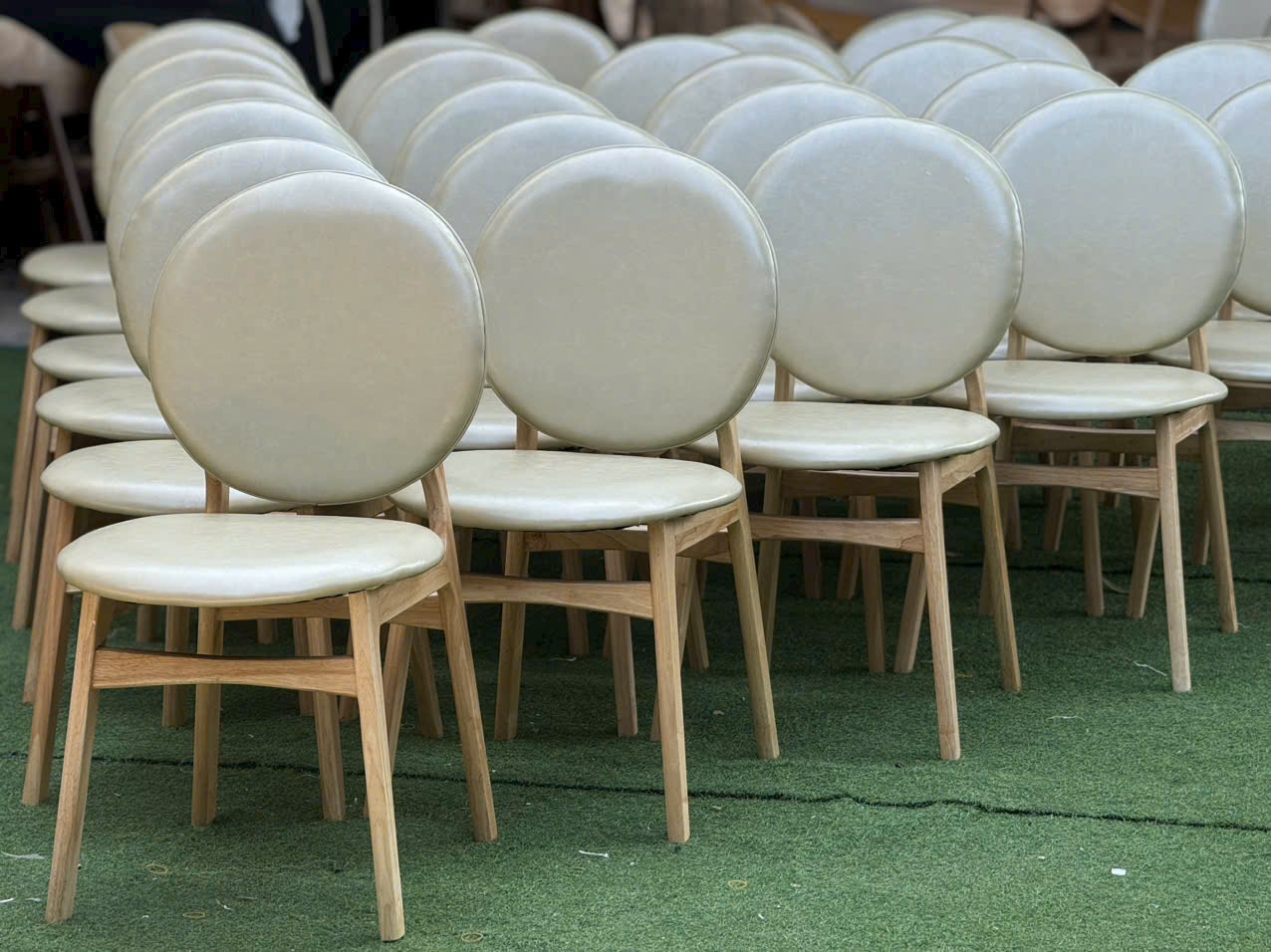 ghế gỗ nhà hàng