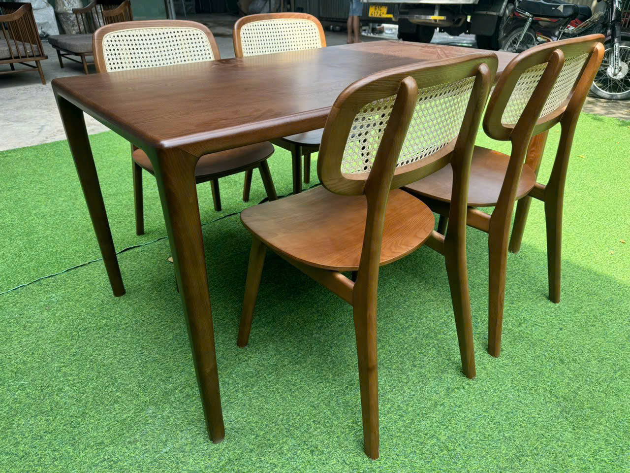 bàn ghế gỗ phòng ăn gia đình