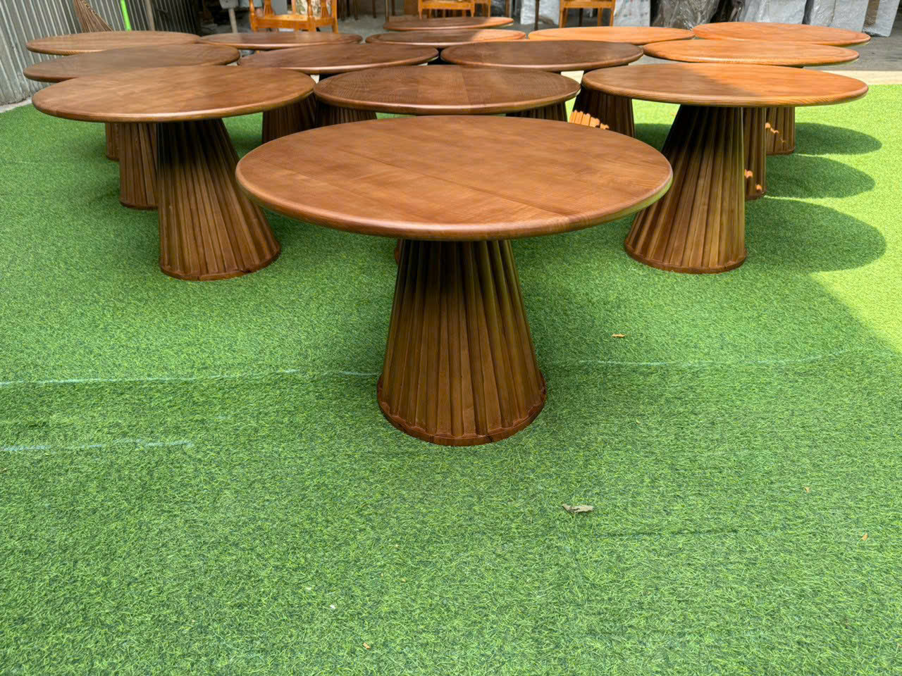 bàn gỗ tròn cafe