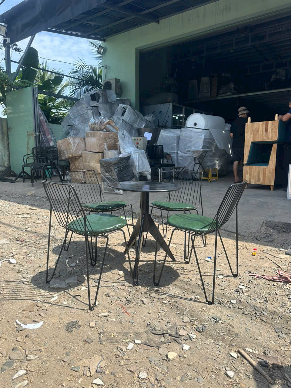 bàn ghế cafe sân vườn