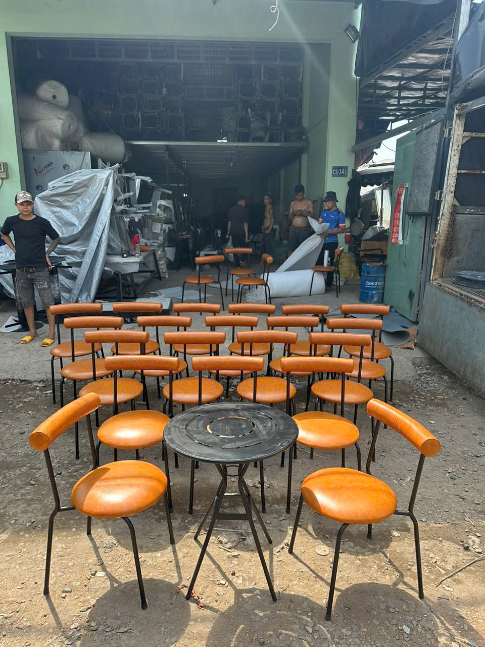 ghế cafe ngoài trời