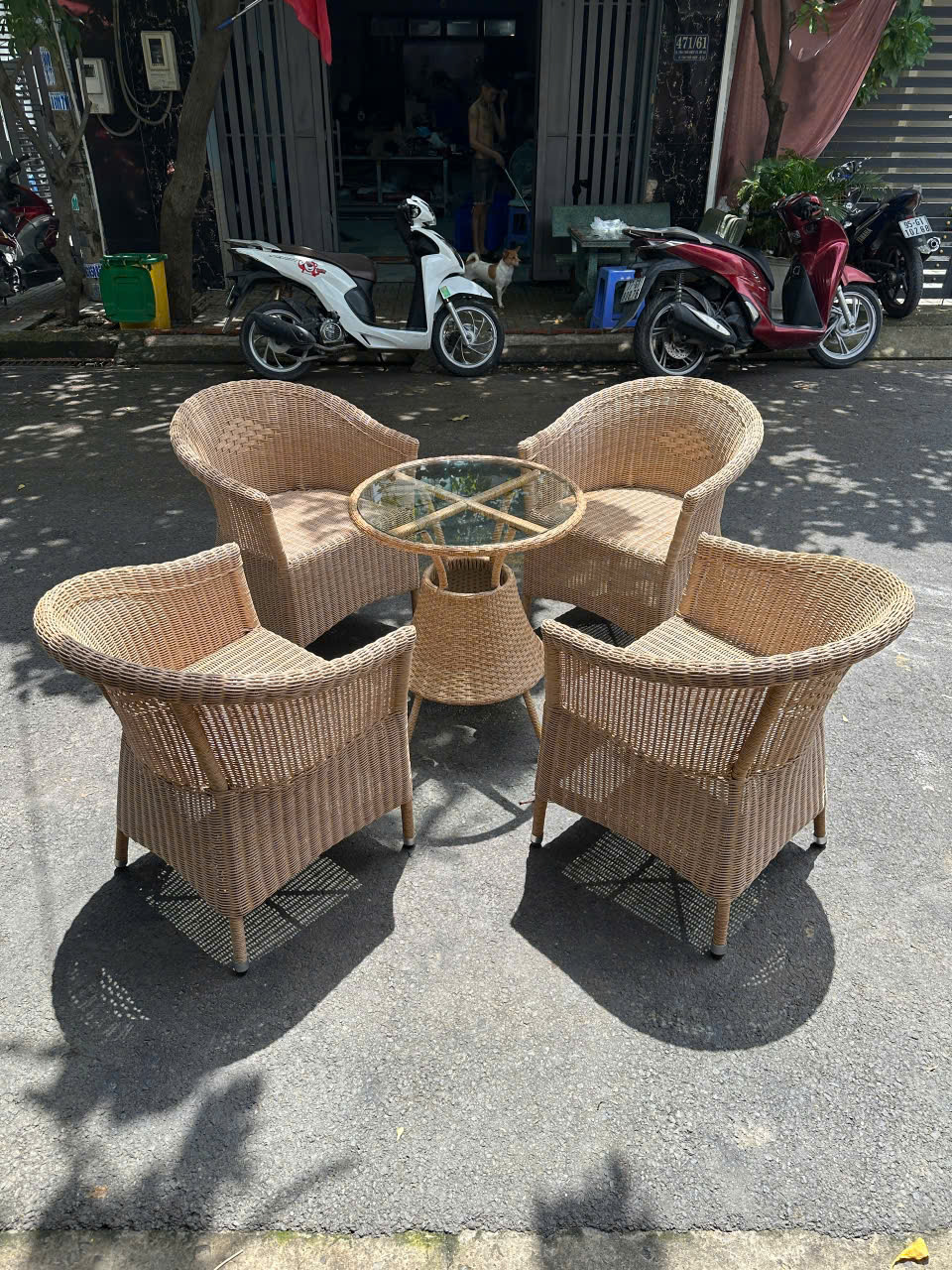 BÀN GHẾ MÂY NHỰA NGOÀI TRỜI