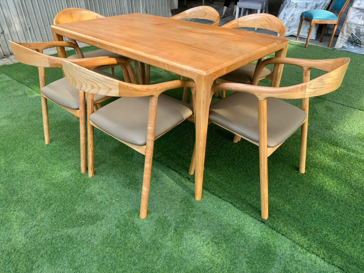 BÀN GHẾ PHÒNG ĂN GIA ĐÌNH