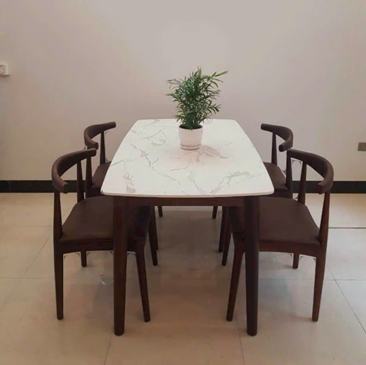 BÀN GHẾ PHÒNG ĂN GIA ĐÌNH